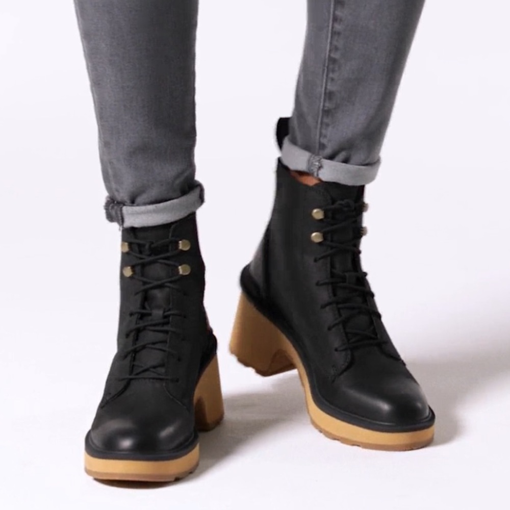 Sorel Black and Tan Ankle Boots - Picture 2 of 9